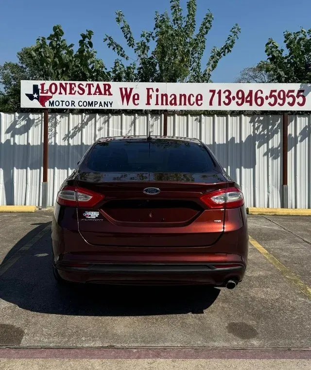 2015 Ford Fusion SE photo