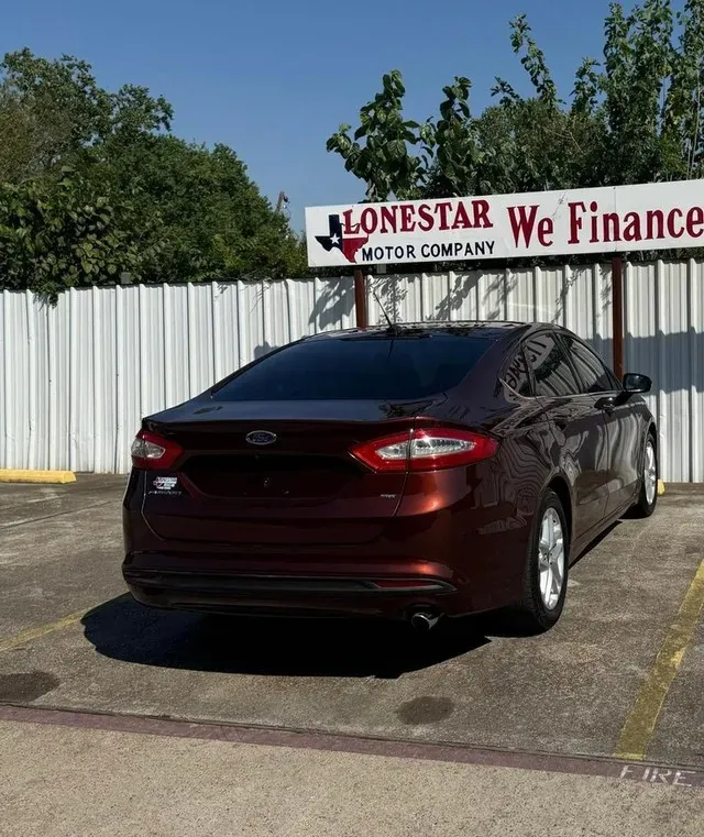2015 Ford Fusion SE photo