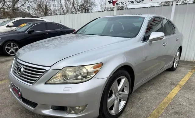 2010 Lexus LS 460 4dr Sdn RWD photo
