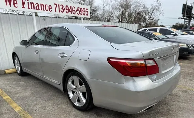 2010 Lexus LS 460 4dr Sdn RWD photo