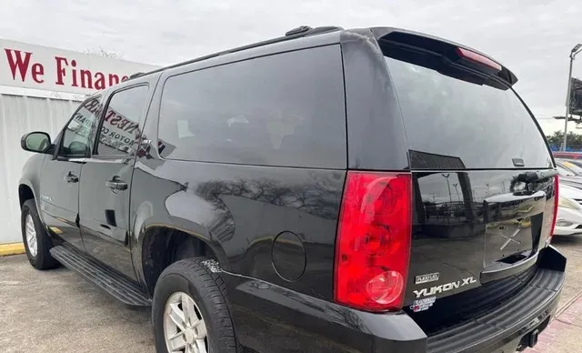 2008 GMC Yukon XL SLT w/4SB photo