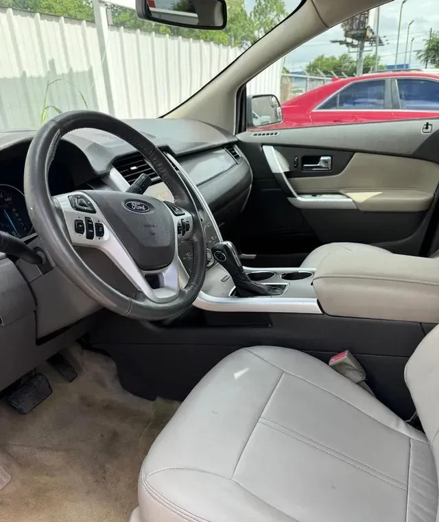2011 Ford Edge SEL photo