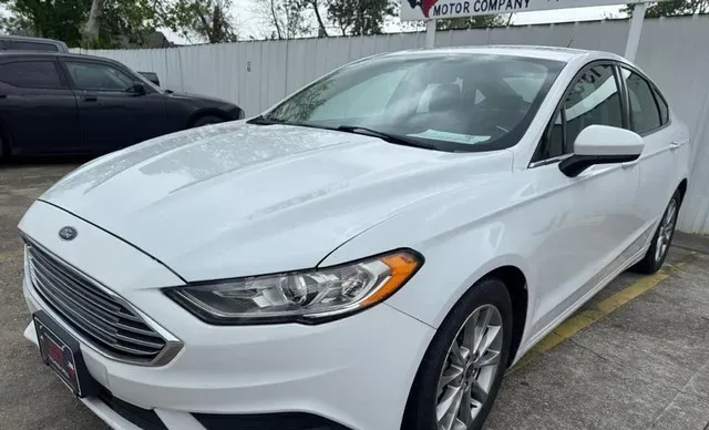 2017 Ford Fusion S photo