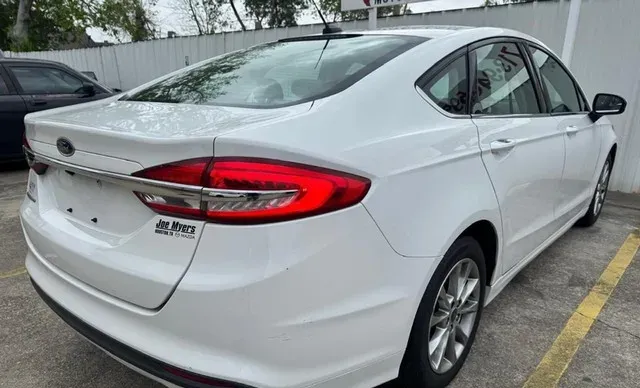 2017 Ford Fusion S photo