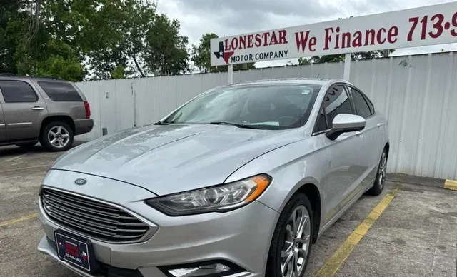 2017 Ford Fusion SE photo