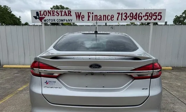 2017 Ford Fusion SE photo