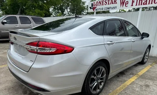 2017 Ford Fusion SE photo