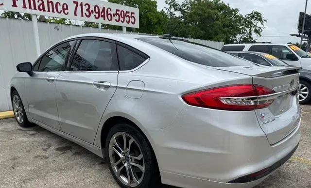 2017 Ford Fusion SE photo