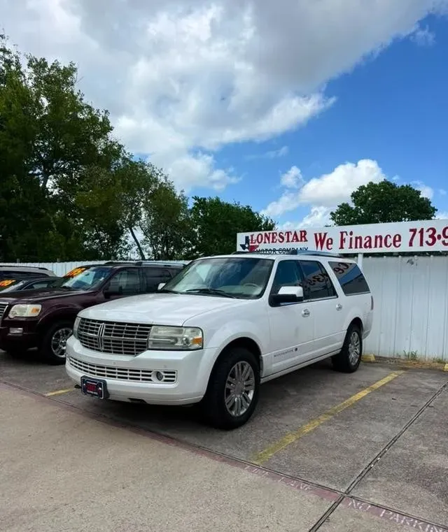 2013 Lincoln Navigator L 2WD 4dr photo
