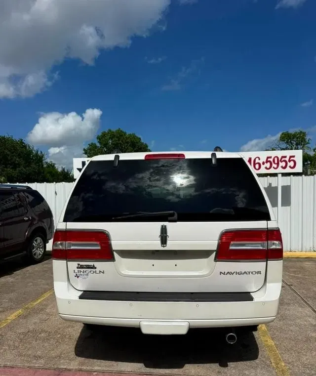 2013 Lincoln Navigator L 2WD 4dr photo