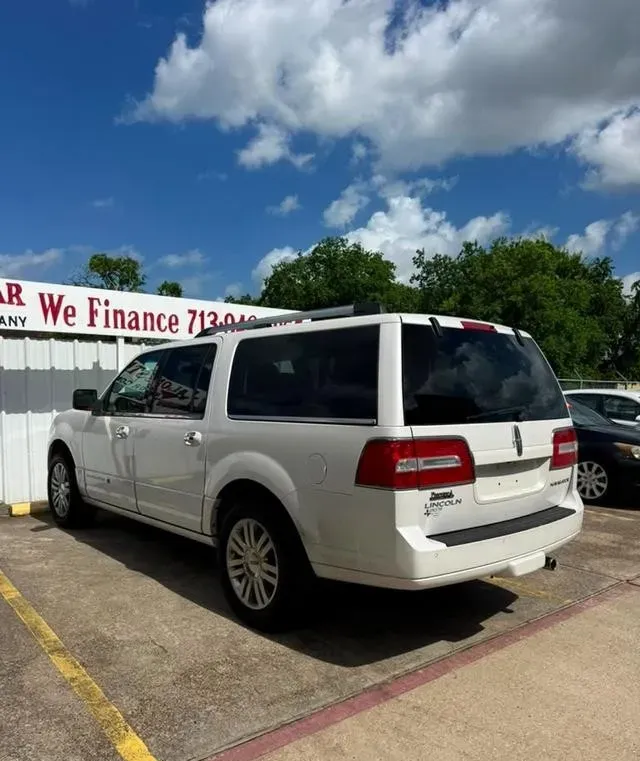 2013 Lincoln Navigator L 2WD 4dr photo