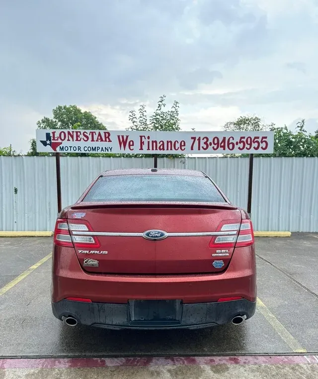 2014 Ford Taurus SEL photo